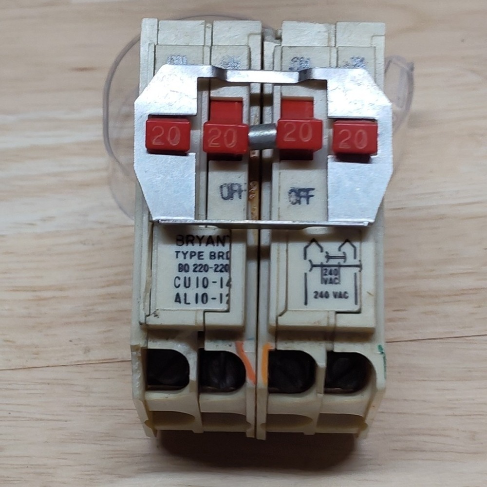 BRYANT CIRCUIT BREAKER  4P, 20A, CAT# BQ220-220
